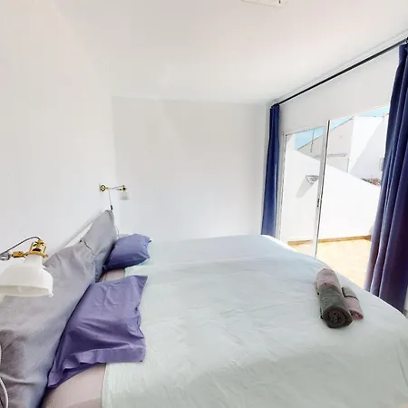 Pueblo - Cozy With Sea Views *